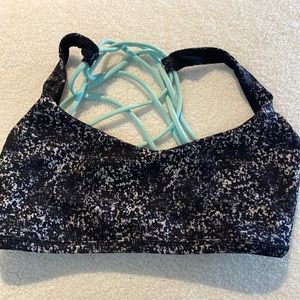 Lululemon size 8 sports bra